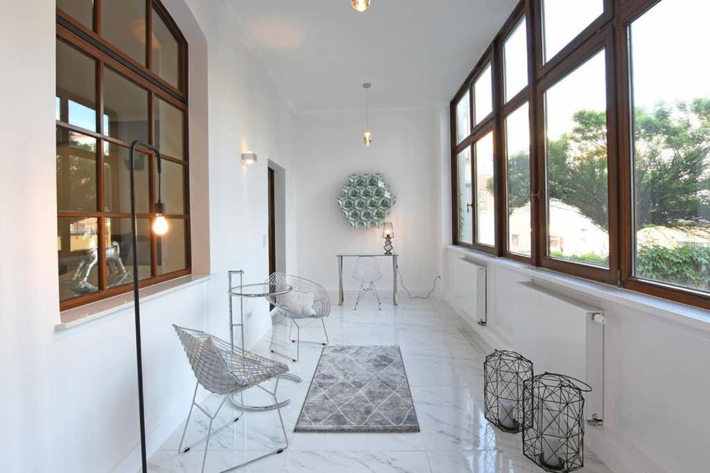 6,5 Luxury Room Apartment - Central Zwickau - 3 Bedrooms - 2 Bathrooms エクステリア 写真