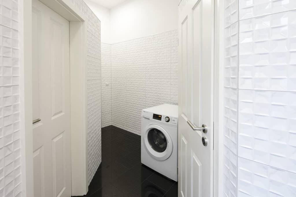 6,5 Luxury Room Apartment - Central Zwickau - 3 Bedrooms - 2 Bathrooms エクステリア 写真