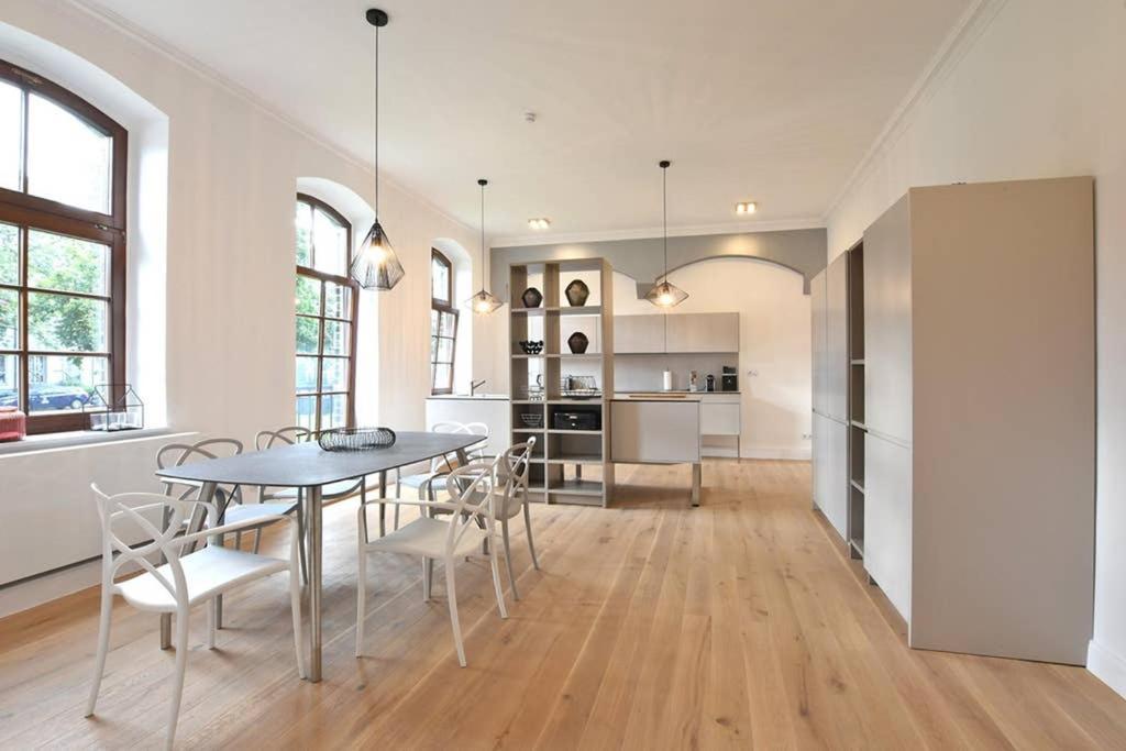 6,5 Luxury Room Apartment - Central Zwickau - 3 Bedrooms - 2 Bathrooms エクステリア 写真
