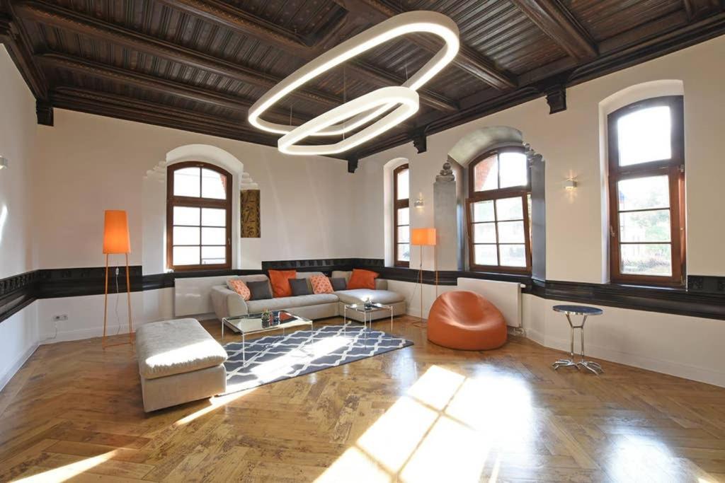 6,5 Luxury Room Apartment - Central Zwickau - 3 Bedrooms - 2 Bathrooms エクステリア 写真