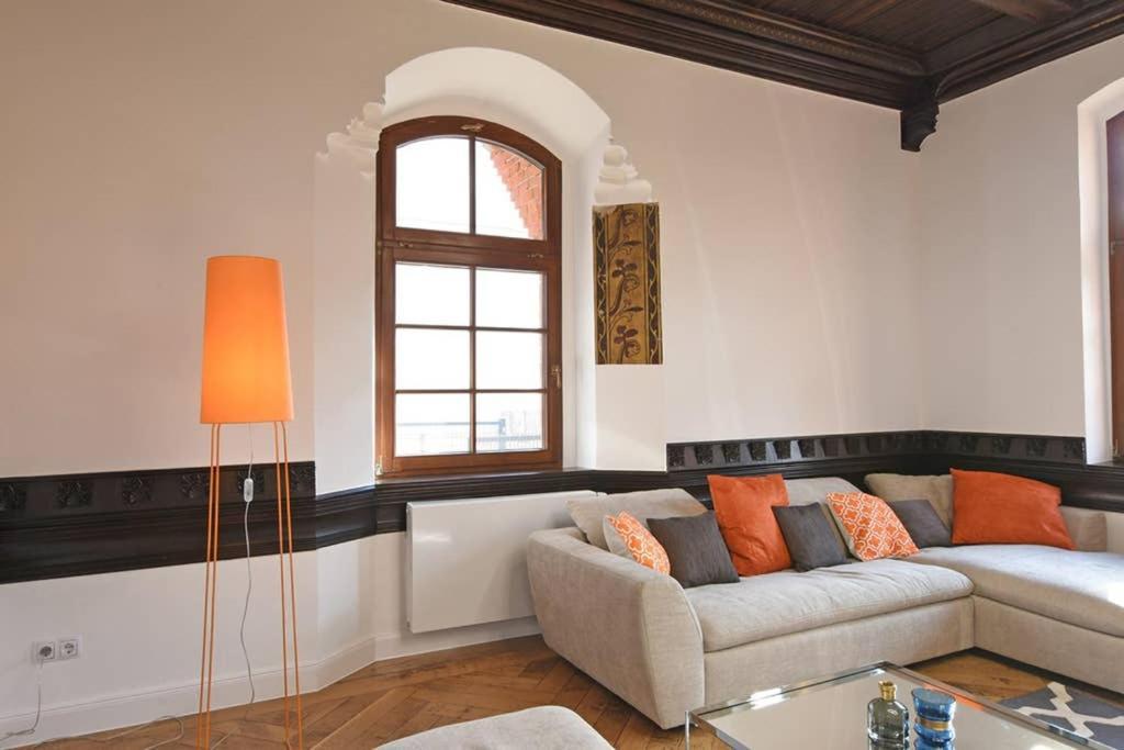 6,5 Luxury Room Apartment - Central Zwickau - 3 Bedrooms - 2 Bathrooms エクステリア 写真