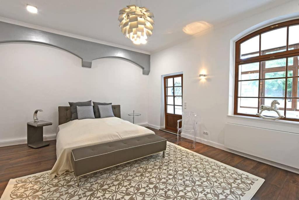 6,5 Luxury Room Apartment - Central Zwickau - 3 Bedrooms - 2 Bathrooms エクステリア 写真